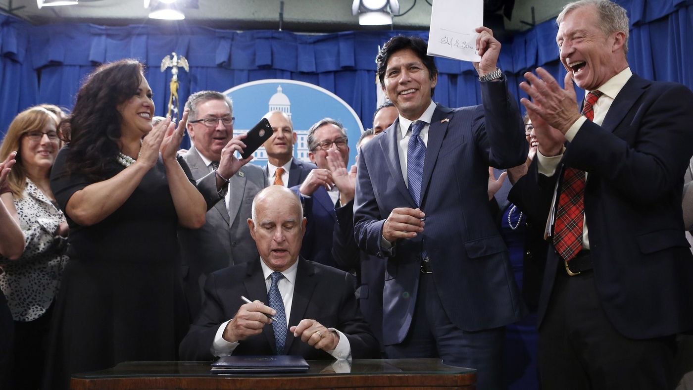 Jerry Brown signs Legislation